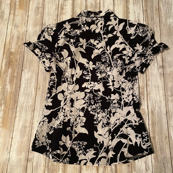 Express Design Studio Collared, Button Down, Top - Picture 4 of 8